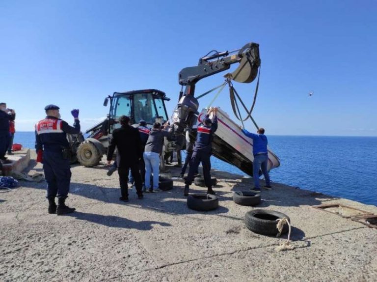 Gökçeada’da Astsubay Toykuyu’yu arama çalışmaları 4’üncü gününde devam ederken, Gökçeada’da Astsubay Toykuyu’yu arama çalışmaları 4’üncü gününde devam ederken,
